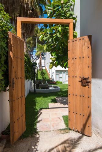 Acora Ibiza Aparthotel Santa Eulària des Riu